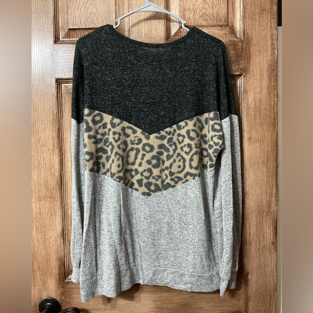 Long sleeve thin sweater
